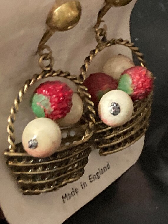 Antique gold tone FRUIT Basket clip on earrings 1… - image 2