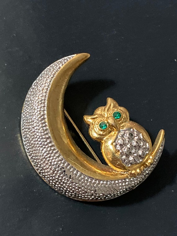 Retro owl on a crescent moon diamanté crystal bro… - image 1