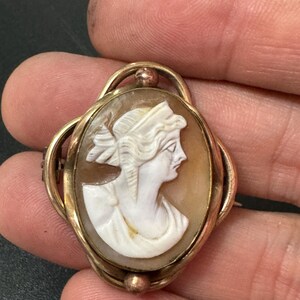 Vintage rolled Gold gilt metal carved shell figural lady Cameo Brooch