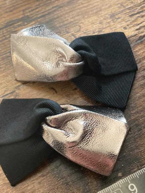 grosgrain high quality pair of BOW shoe clips gol… - image 1