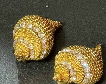 rhinestone shell clip on earrings,  seashell design vintage 3cm gold tone