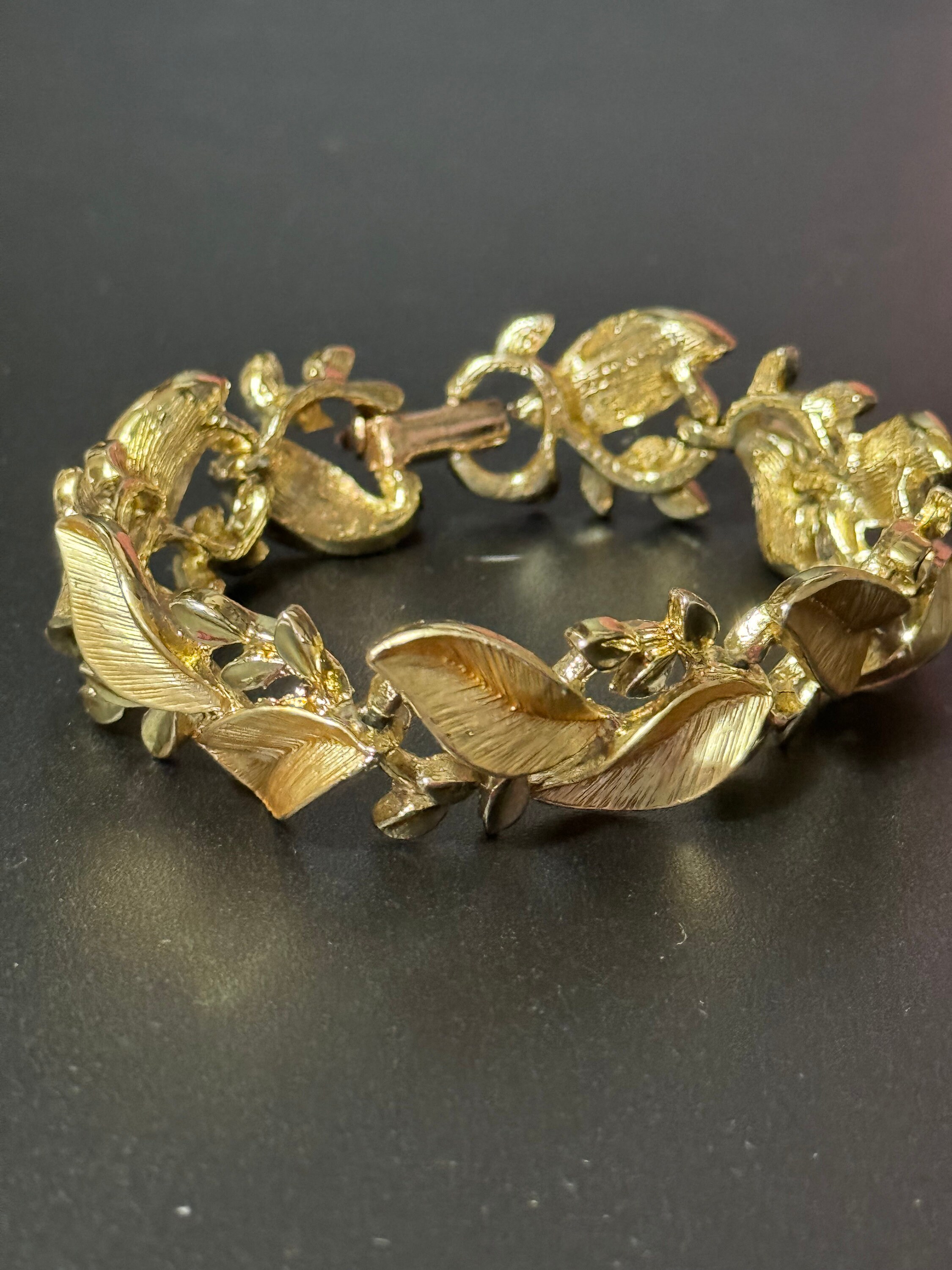 Signed Hollywood Vintage Panel Link Gold Tone Leaves Floral