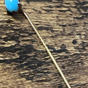 Antique Gentleman&#39;s Ladies gold tone turquoise blue cabochon Stick pin