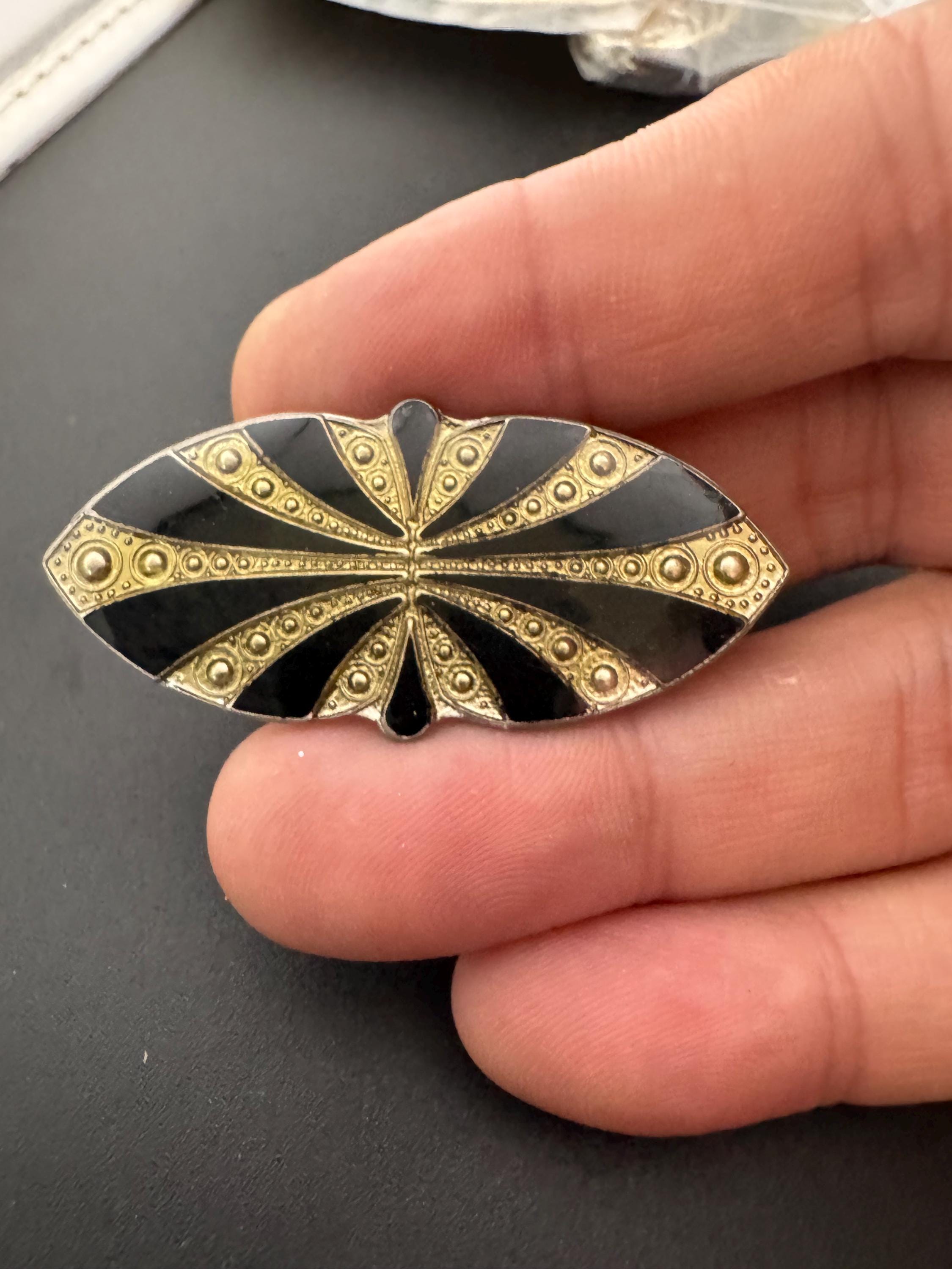 Pierre bex brooch - Etsy 日本
