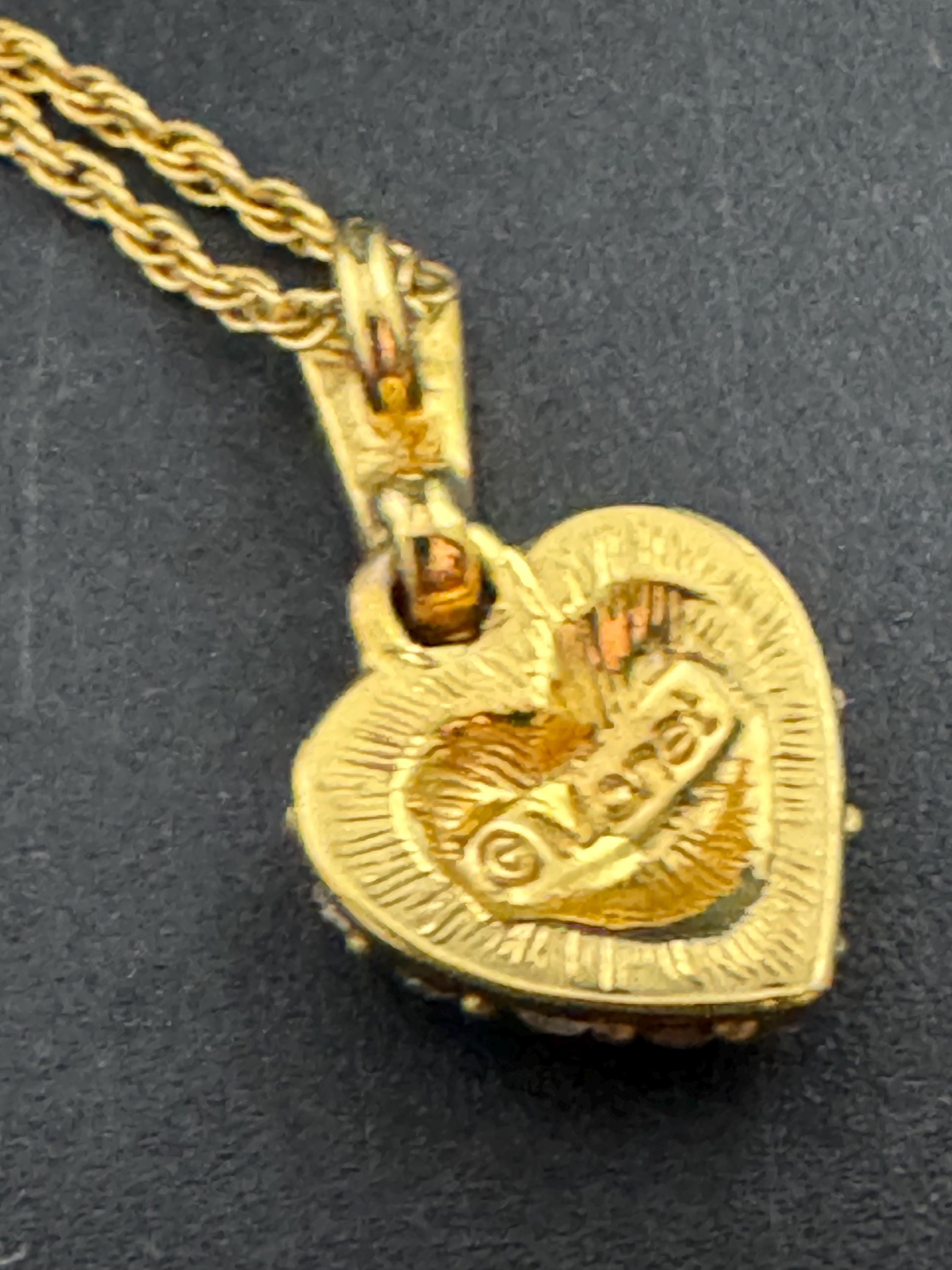 MONET ゴールドハートペンダントネックレス：クリスタルアクセント 