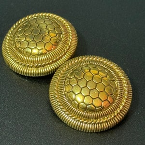 gold tone Geometric honeycomb 2.5cm round disc button earrings