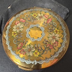 KIGU Vintage floral gold tone powder compact mirror with sifter mid century cosmetics case