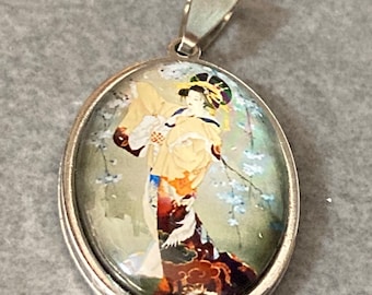 Japanese geisha girl pendant, Stainless steel oval