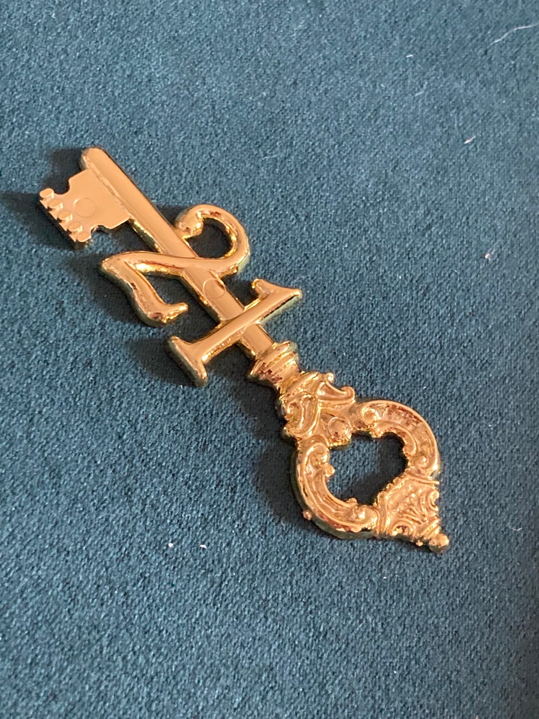 21 Key Old Vintage 21st Birthday Key to the Door Gold Cake Decoration Happy ...