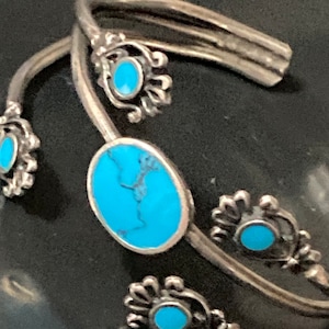 Vintage Southwestern Sterling Silver Turquoise Gemstone Bangle Bracelet