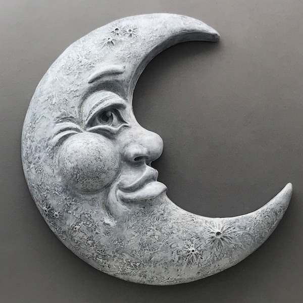 Décoration murale blanche en forme de croissant de lune souriant, 28 cm de haut, plaque murale homme céleste sur la lune, décoration murale 3D Lune souriante pour chambre à coucher