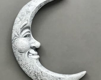 Arte de pared 3D con cara de luna creciente sonriente, decoración celestial blanca de 23 cm de alto, luna delgada