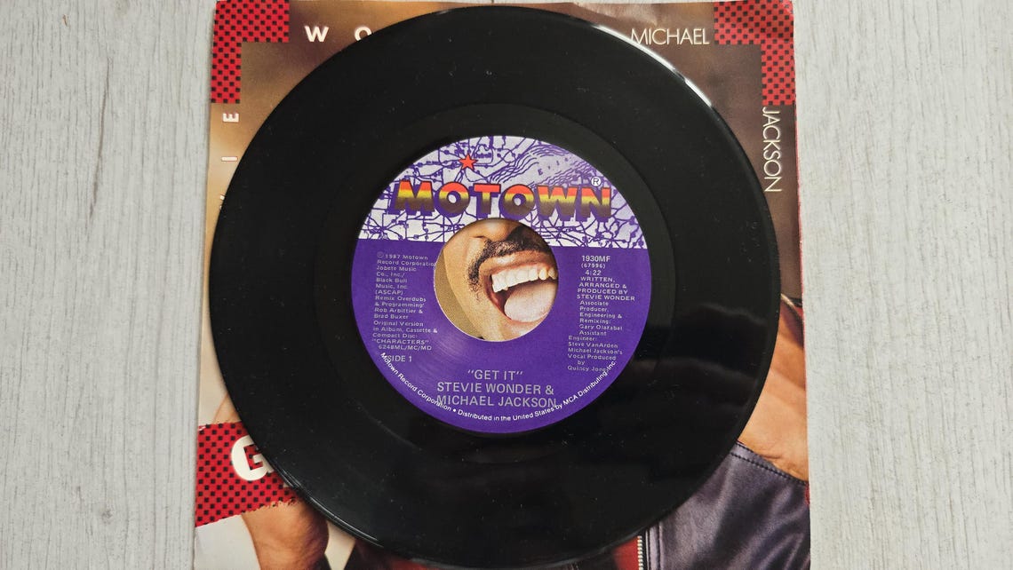 Stevie Wonder & Michael Jackson Get It - Vinyl Record 7" Single, 45 RPM, Original 1988 Vintage, foto 4 di 5