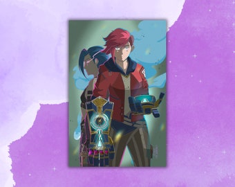 Pode incluir: Dois personagens de anime, um com cabelo ruivo e uma jaqueta vermelha, o outro com cabelo azul, estão juntos. O personagem de cabelo ruivo segura uma arma azul e dourada brilhante. O fundo é verde e azul desfocado.
