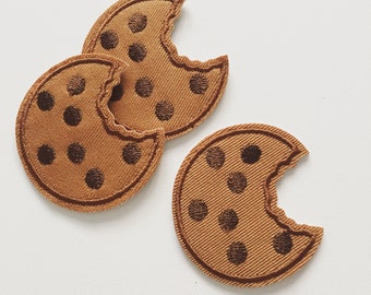 Chocolate Chip Cookie Iron-On Patch, Chocolate Biscuit Badge, DIY Embroidery, Embroidered Applique, Embroidery Badge, Pop Culture Gift