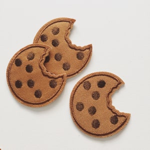 Chocolate Chip Cookie Iron-On Patch, Chocolate Biscuit Badge, DIY Embroidery, Embroidered Applique, Embroidery Badge, Pop Culture Gift