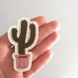Toppa termoadesiva a forma di cactus, stemma con pianta succulenta, stemma con cactus, ricamo fai da te, stemma ricamato, applicazione ricamata, motivo cactus, regalo cactus