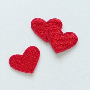 Tiny Red Heart Iron-On Patch, Red Heart Badge, 90s Girly Badge, DIY Embroidery, Embroidered Heart Applique, Pop Culture Patch - Set Of 3