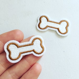Mini Bone Iron-On Patch, Dog Lover Badge, Tiny Bone Badge, Cartoon decoratieve patch, DIY borduurwerk, geborduurde stoffen, hondenliefhebber cadeau