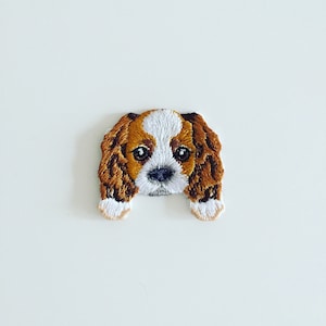 Parche termoadhesivo de Cavalier King Charles Spaniel, insignia de perro Cavalier, insignia de perro, parche de animal de perro, bordado DIY, aplique bordado de perro