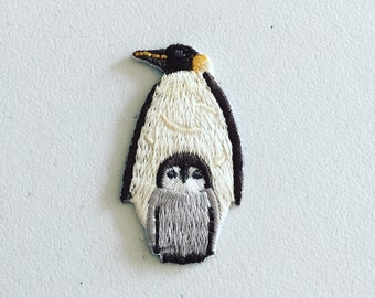 Tiny Penguin Iron-On Patch, Arctic Animal Badge, Penguin Badge, Decorative Patch, DIY Embroidery, Embroidered Applique, Penguin Lover Gift