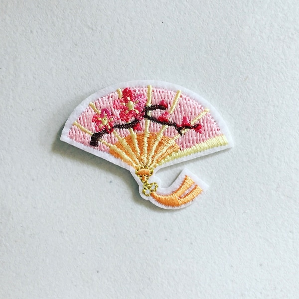 Japanese Sensu Fan Iron-On Patch, Folding Fan Badge, Japan Folding Fan Patch, DIY Embroidery, Embroidered Applique, Traditional Japan Patch