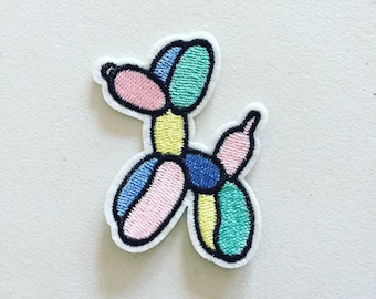 Ballonpoedel-strijkpatch: pastelkleurige hondenbadge, doe-het-zelf-borduurwerk