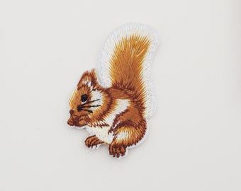 Écusson thermocollant écureuil : appliqué animal de la forêt brodé