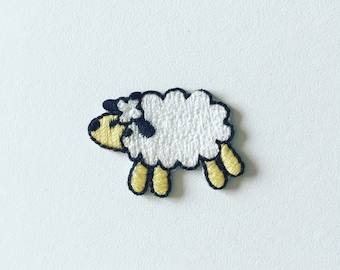 Sheep Patch Embroidered Badge Iron On Sew On Clothing Jacket Coat Bag Jeans Hat 