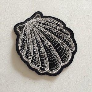 Écusson thermocollant argent coquillage, insigne vie marine, insigne de la mer, écusson décoratif océan, broderie à faire soi-même, appliques brodées, cadeau pour les amoureux de la mer