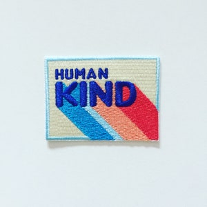 Toppa termoadesiva della gentilezza, distintivo del gioco di parole del genere umano, toppa della cultura pop degli anni '90, distintivo della gentilezza, ricamo fai da te, applique con scritte retrò