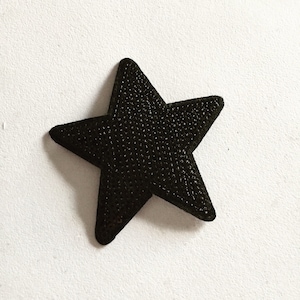 Svart stjärna paljett stryklapp: Glittrande DIY-broderiapplikation