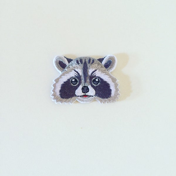 Raccoon Head Iron-On Patch, Raccoon Animal Badge, Decorative Patch, Raccoon Embroidered Applique, Raccoon Lover Gift