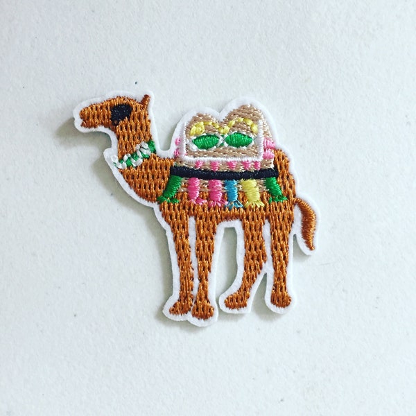 Camel Iron-On Patch, Desert Safari Animal Badge, Boho Deco Patch, DIY Embroidery, Embroidered Applique, Safari Applique Motif, Camel Gift