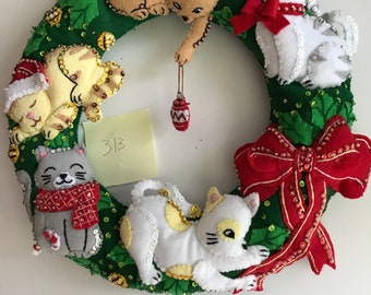 Bucilla Wreath, &quot;Cat Wreath&quot; Handmade, finished