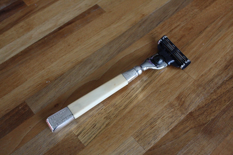 Victorian Carved Mother Of Pearl Handled Gillette Mach 3 Razor