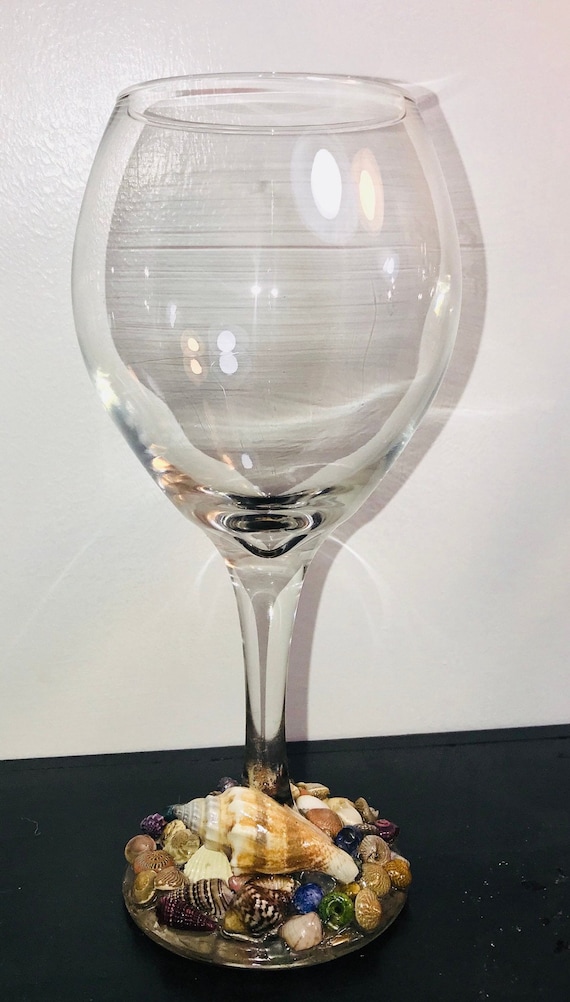 Set of 2 Wine Seashell Glasses