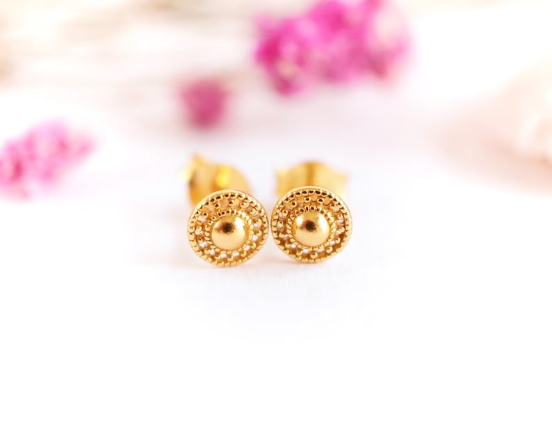 Gouden filigraan kleine stud sterlingzilver * Vrouwelijke sieraden * Boho-stud afbeelding 3