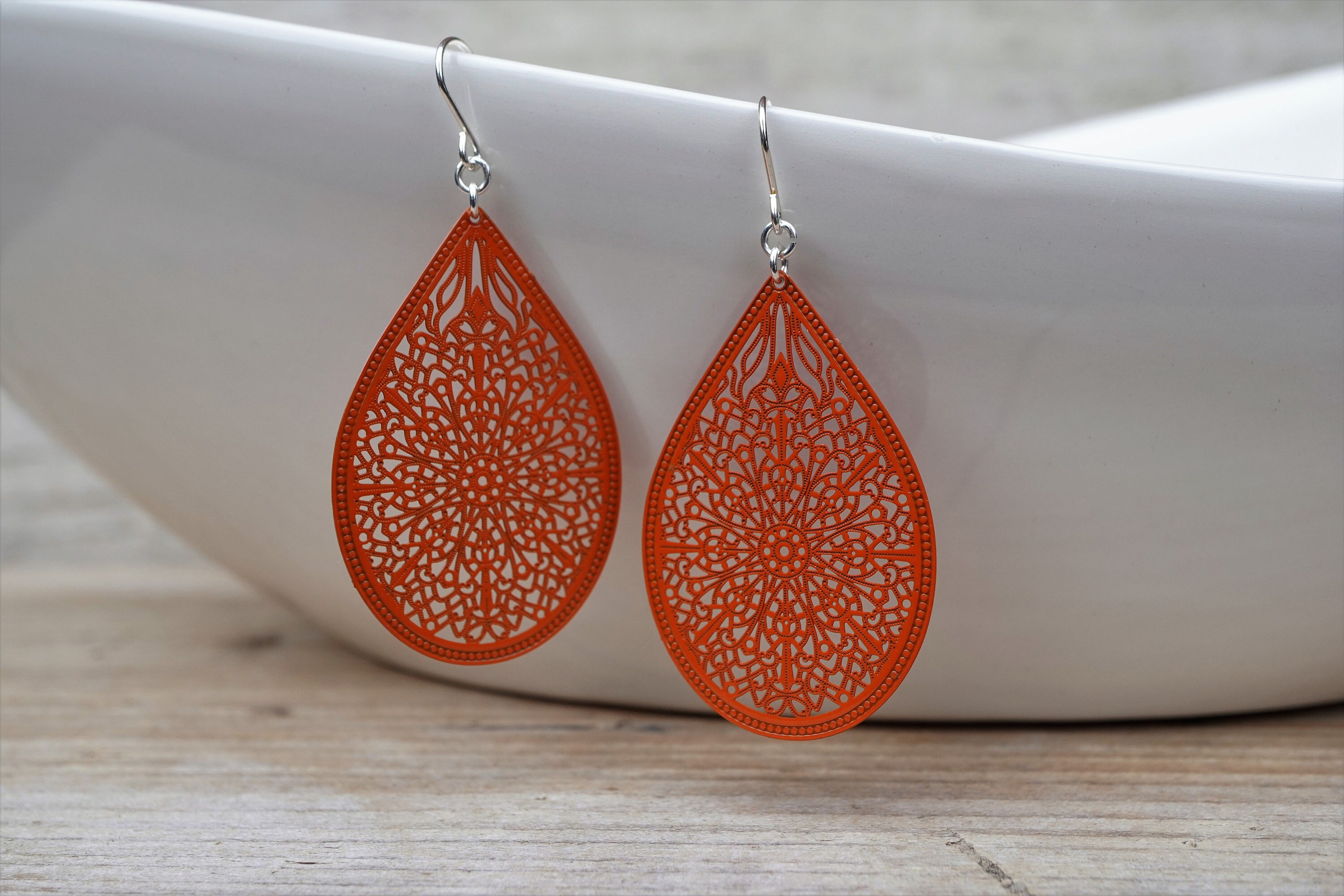 スターリングシルバーオレンジ三角形フックイヤリング 925スターリングシルバーフープイヤリング：三角形のプロファイル