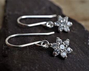 Sparkling Sterling Silver Flower Earrings * Zirconia earrings * Sparkling earrings