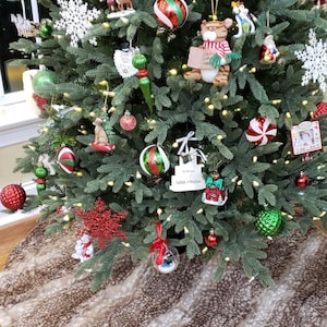 Christmas Tree Skirt, Fawn Fur, 48” diameter