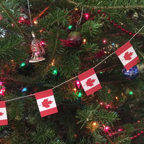 Canada Flag Garland - Small Handmade Indoor Decoration - Paper - 6 feet