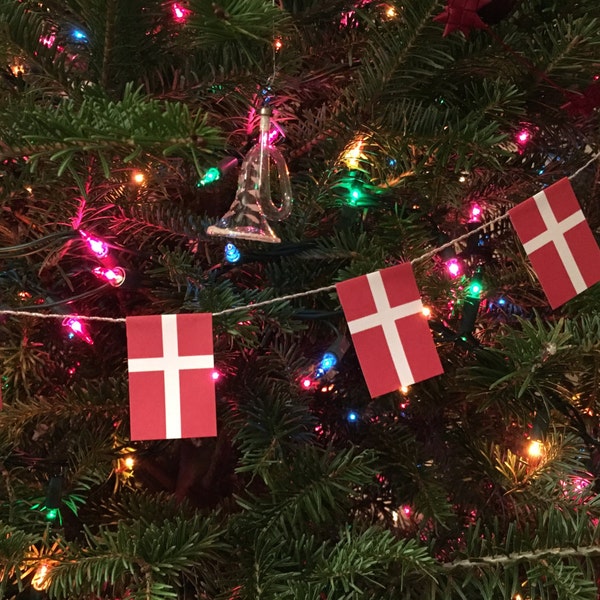 Guirnalda de bandera de Dinamarca - Pequeña decoración interior hecha a mano - Papel - 6 pies