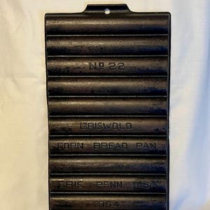 GRISWOLD 954 R Corn Bread Pan "Erie Penn. U.S.A." #22. Excellent Condition. Made in the USA. 139 Dollars and Free Shipping USA.