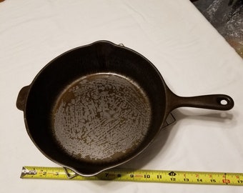 New Price. Vintage No Name Cast Iron Chicken Fryer. 3 1/4" Deep 11" Cooking Area. Letter C under handle. Electrolysis Cleaned,  Seasoned.