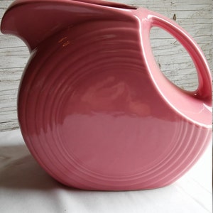 Vintage mauve/pink Fiesta 2 quart pitcher by manufacturer Homer Laughlin and made proudly in the USA. Free shipping in the USA