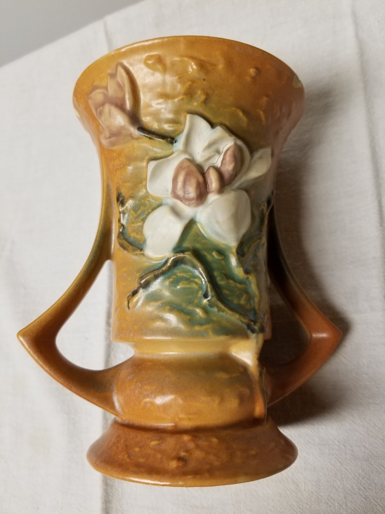 Roseville Art Deco Pottery Vase 88-6 Free Shipping USA Has small rim chips An Original not a Knockoff Magnolia Pattern Gr8 Gift Idea