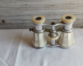 Antique early 1900&#39;s Le Maire (Paris France) F1 Mother of Pearl Opera Glasses. Great Collectible. Free Shipping in the U.S.A.