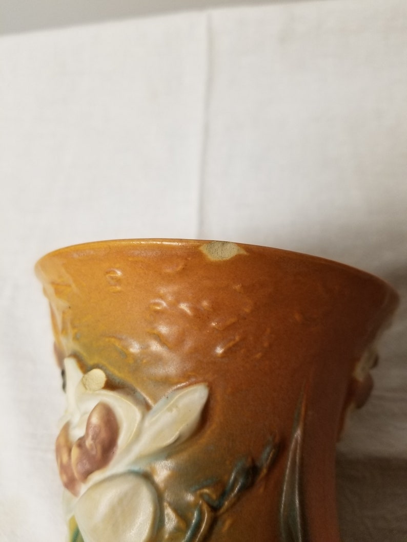 Roseville Art Deco Pottery Vase 88-6 Free Shipping USA Has small rim chips An Original not a Knockoff Magnolia Pattern Gr8 Gift Idea