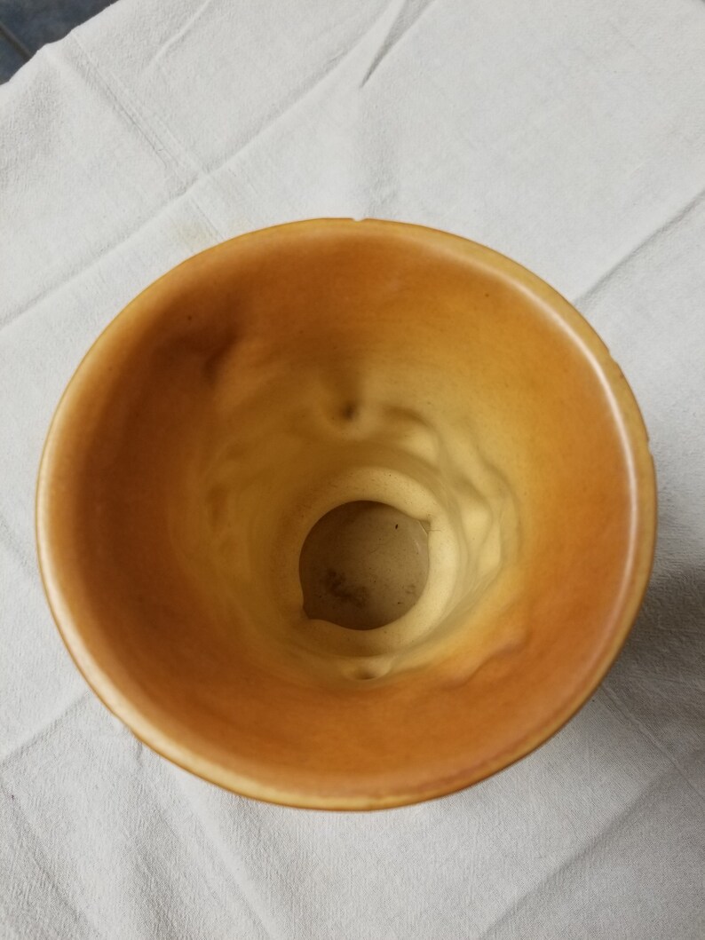 Roseville Art Deco Pottery Vase 88-6 Free Shipping USA Has small rim chips An Original not a Knockoff Magnolia Pattern Gr8 Gift Idea